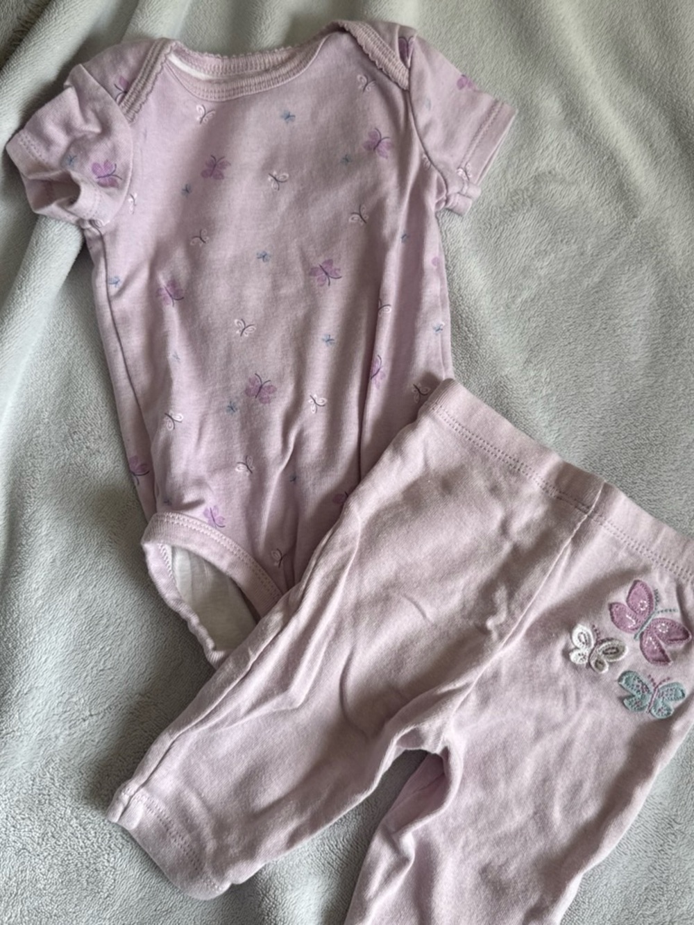 Carters Sets (2) - Picture 2 of 4